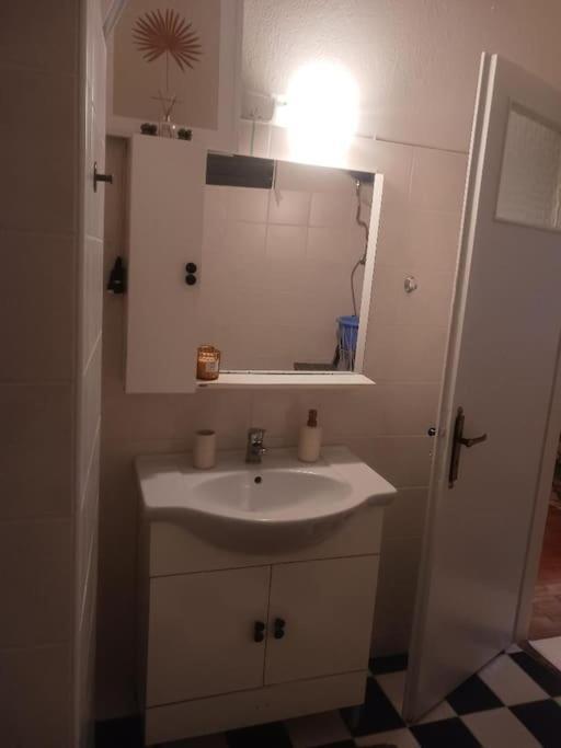 יואנינה Beautiful Downtown Studio! מראה חיצוני תמונה
